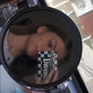 Meet your Posher, Isabella